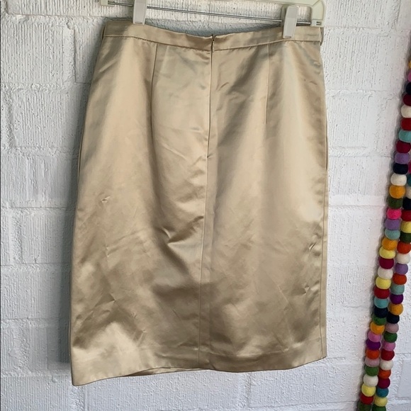 MaxMara Satin Pleated Knee Length Beige Skirt sz 8 - Picture 2 of 8